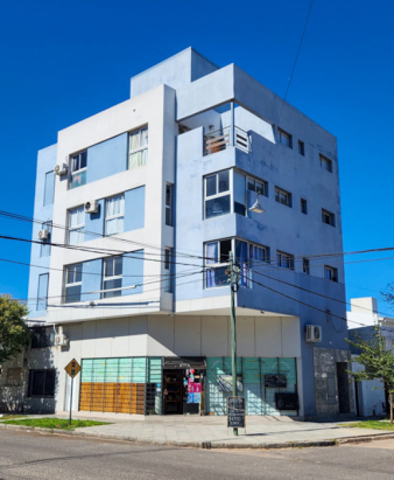 Depto al frente zona Av. Freyre