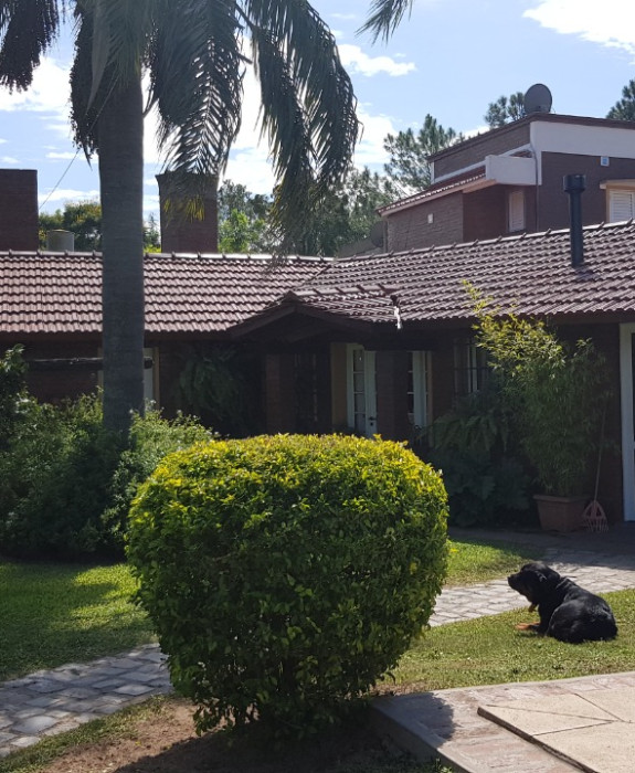 Casa con pileta en Rincón