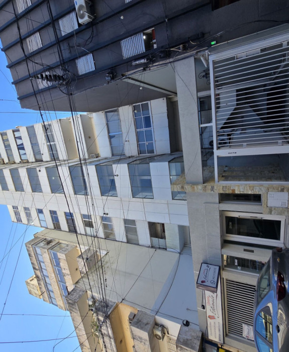 Dpto de 2 dorm a mts. de Peatonal